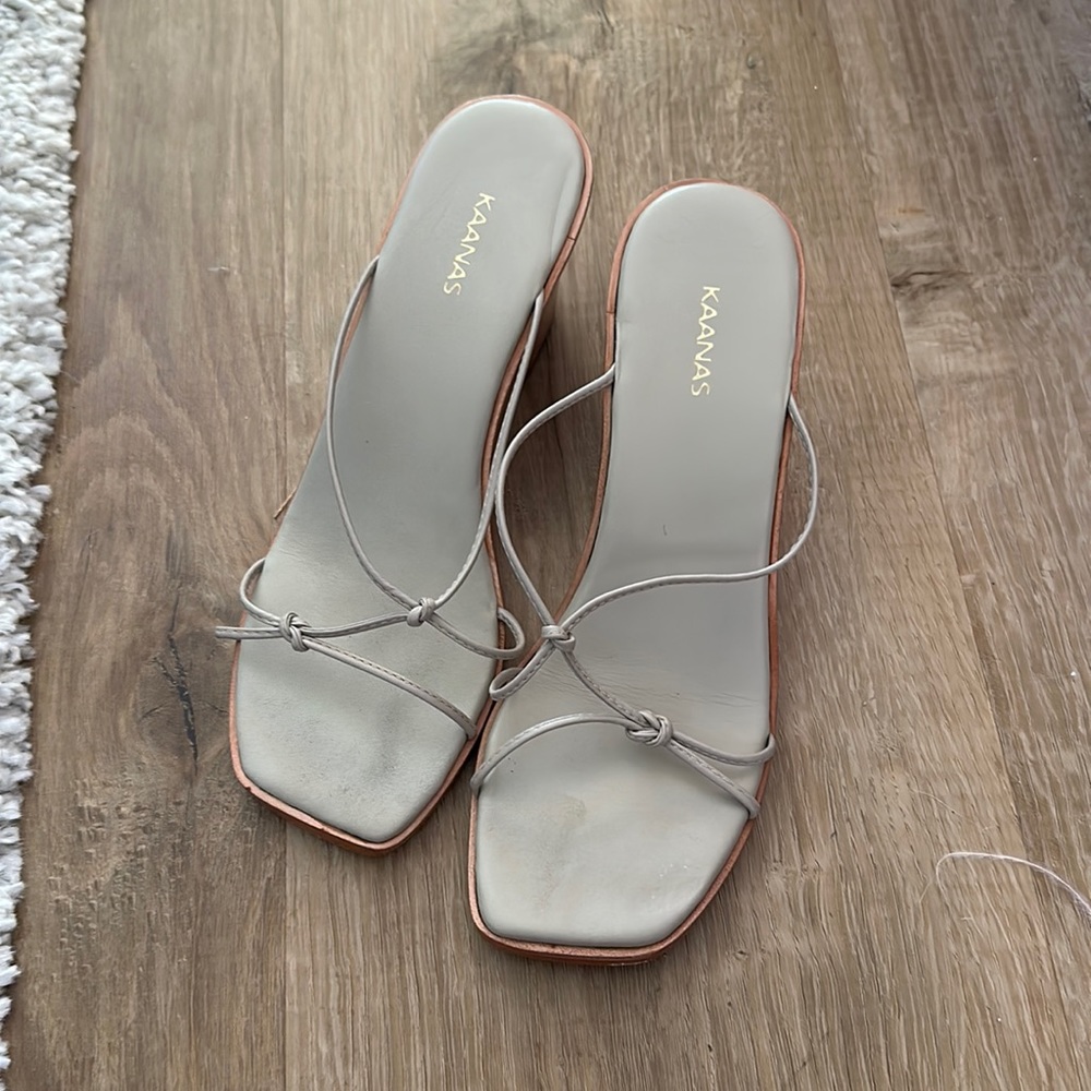 Kaanas sandals